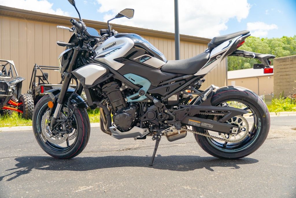 New Kawasaki Z900 ABS Galaxy SilverMetallic Spark Black 2025 for