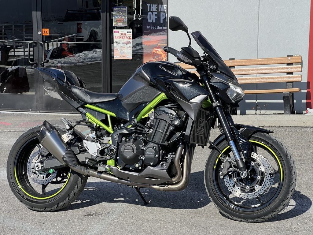 Used Kawasaki Z900 ABS Metallic Graphite GrayMetallic Spark Black