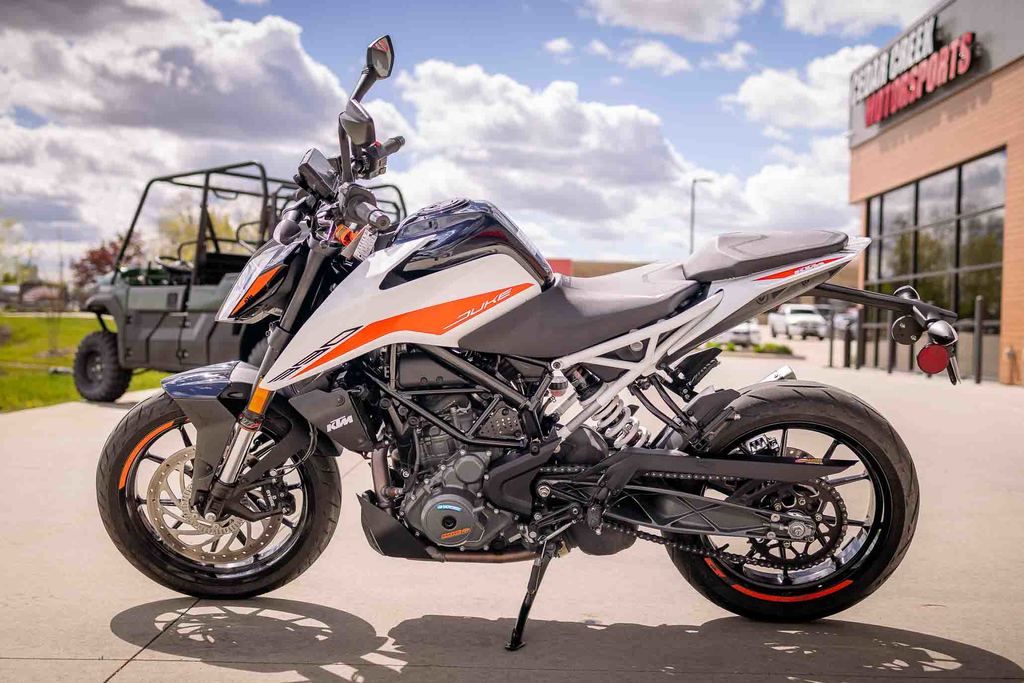 Used KTM 390 Duke 2022 for sale in Jackson, Wisconsin - Boatzon.com