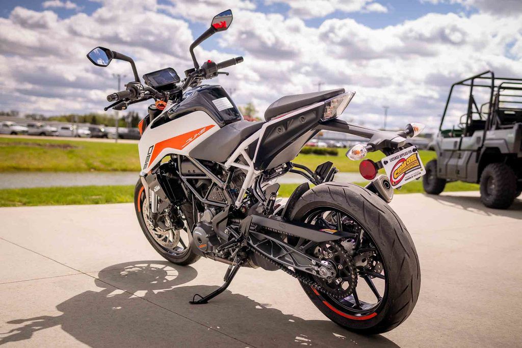 Used KTM 390 Duke 2022 for sale in Jackson, Wisconsin - Boatzon.com
