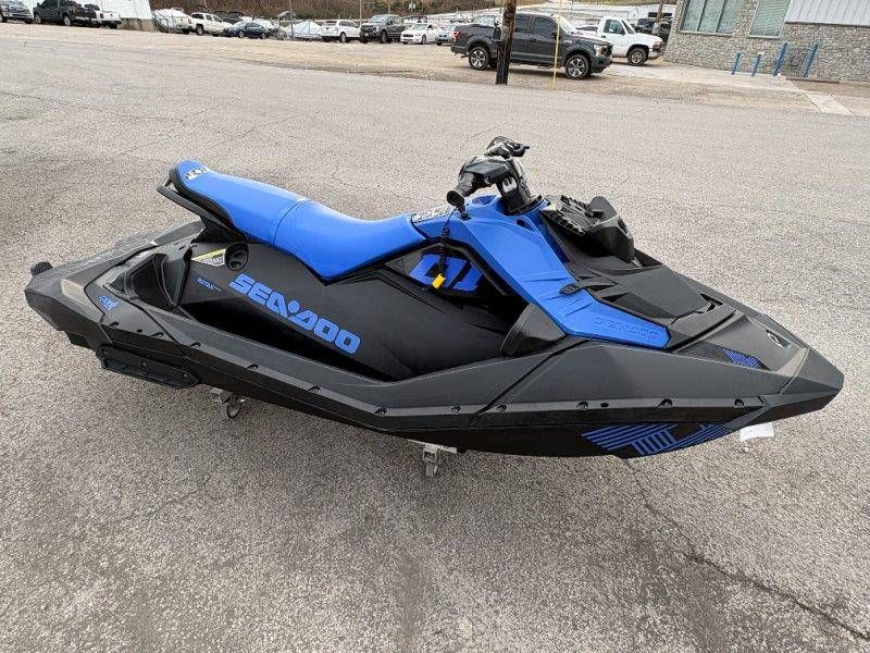 Used Sea-Doo Spark Trixx 3up 2023 for sale in Somerset, Kentucky