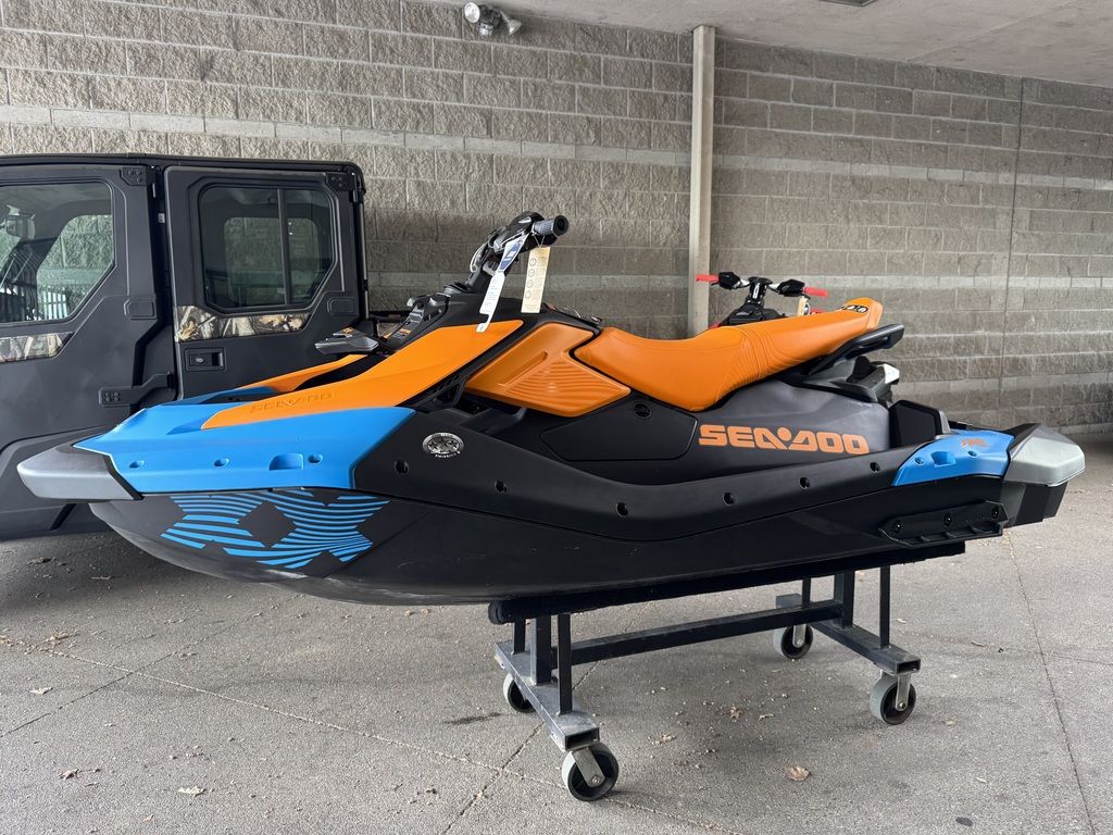 New Sea-Doo SparkTrixx for 3 Rotax 900 ACE 90 iBR and Audio 2025