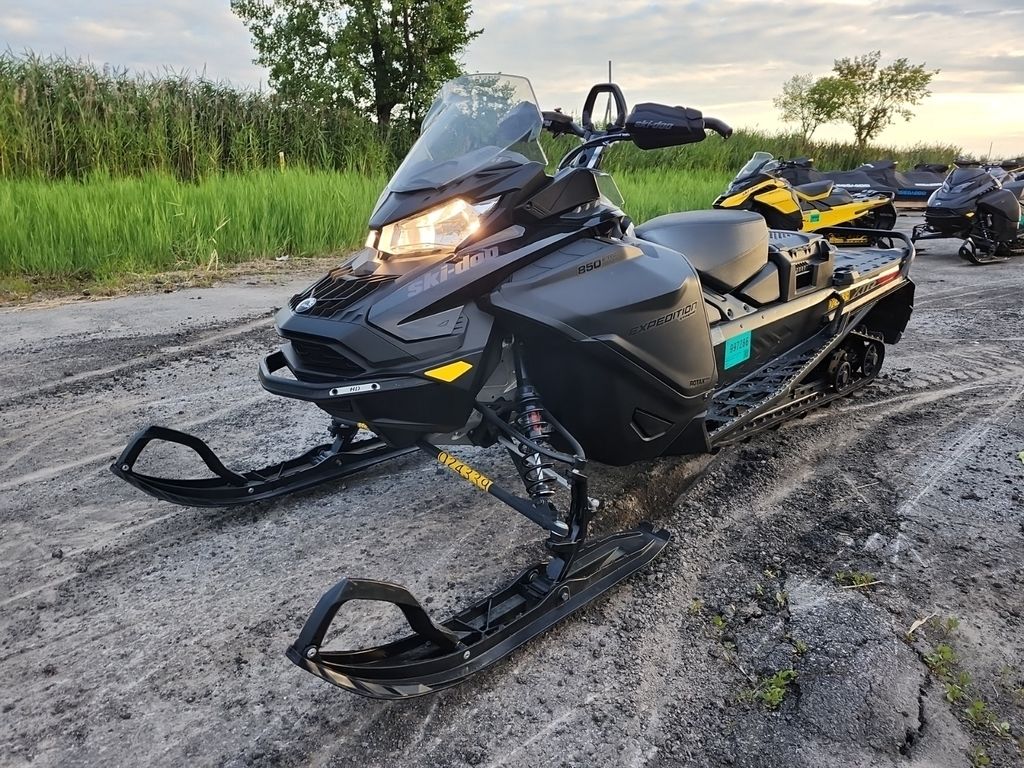 Used Ski-Doo Expedition Xtreme Rotax 850 ETEC 154 Cobra WT 18