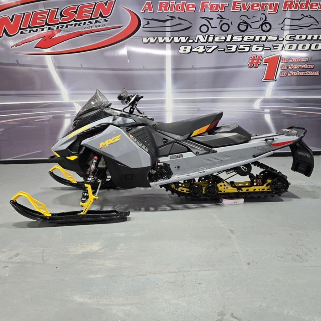 New Ski-Doo MXZ Adrenaline with Blizzard Package 600R ETEC 129 Ice