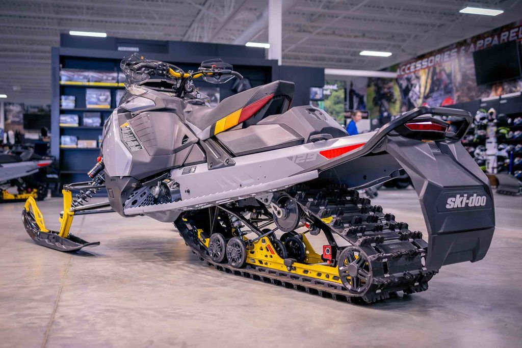 suchik0です₊⁎⁺˳✧༚ 2026 Ski-Doo MXZ X-RS 129 850 E-TEC ES w/ Smart-Shox RipSaw 1.25 w