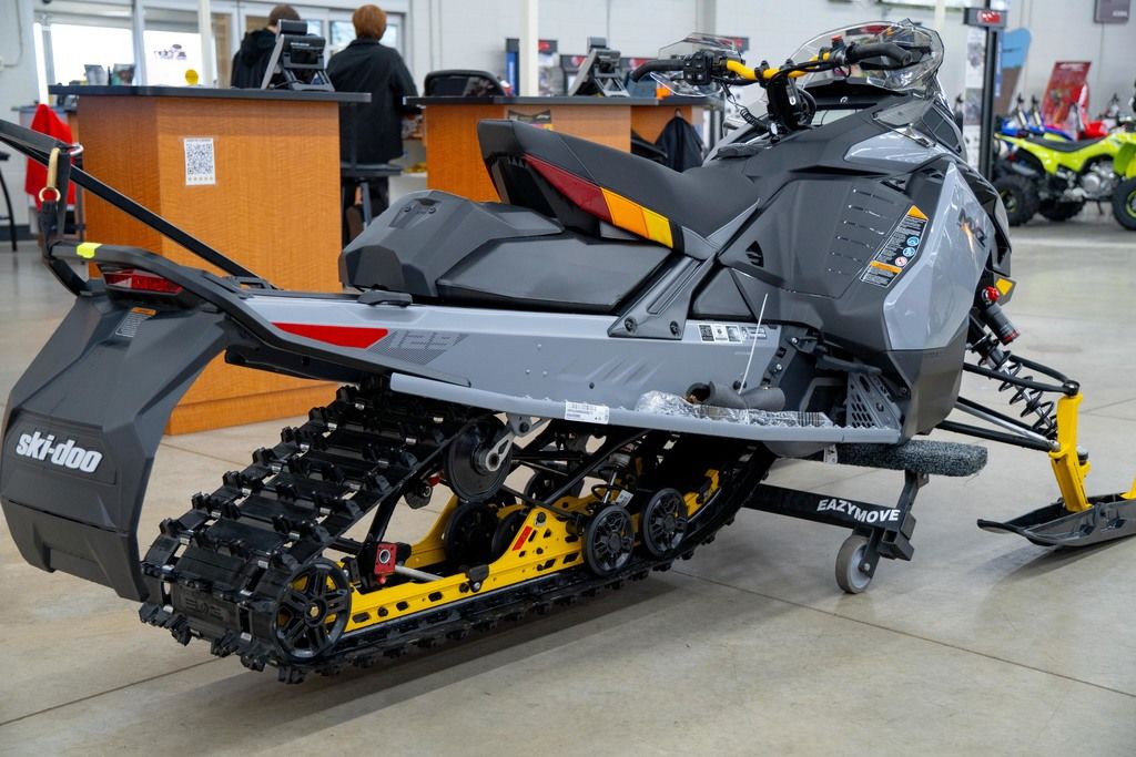 New Ski-Doo MXZ Adrenaline with Blizzard Package 850 ETEC 129 Ice