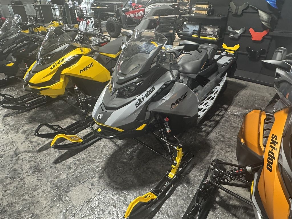 New Ski-Doo MXZ Adrenaline with Blizzard Package 850 ETEC 137 Ice