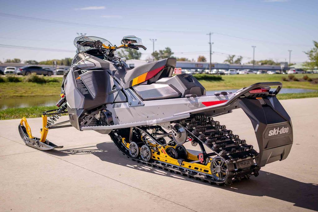 New Ski-Doo MXZ Adrenaline with Blizzard Package 850 ETEC 137 Ice