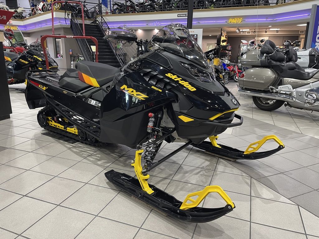 New Ski-Doo MXZ Adrenaline with Blizzard Package 850 ETEC 137 Ice