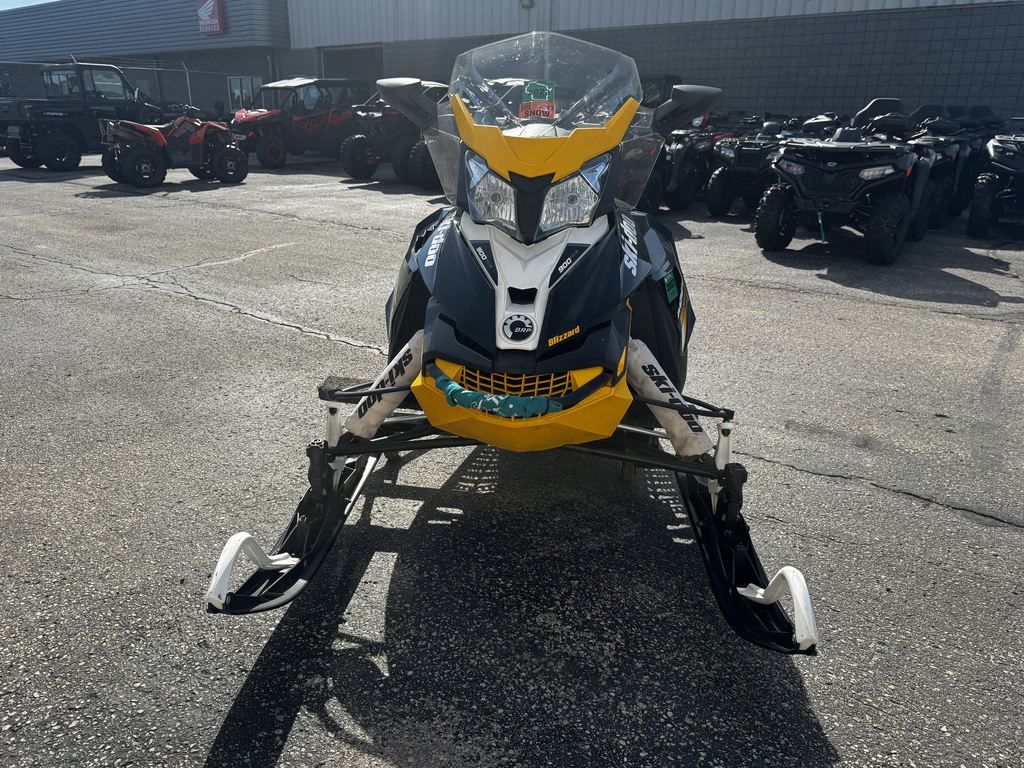 Used Ski-Doo MXZ Blizzard ROTAX 900 ACE Ice Ripper XT 125 REVXS