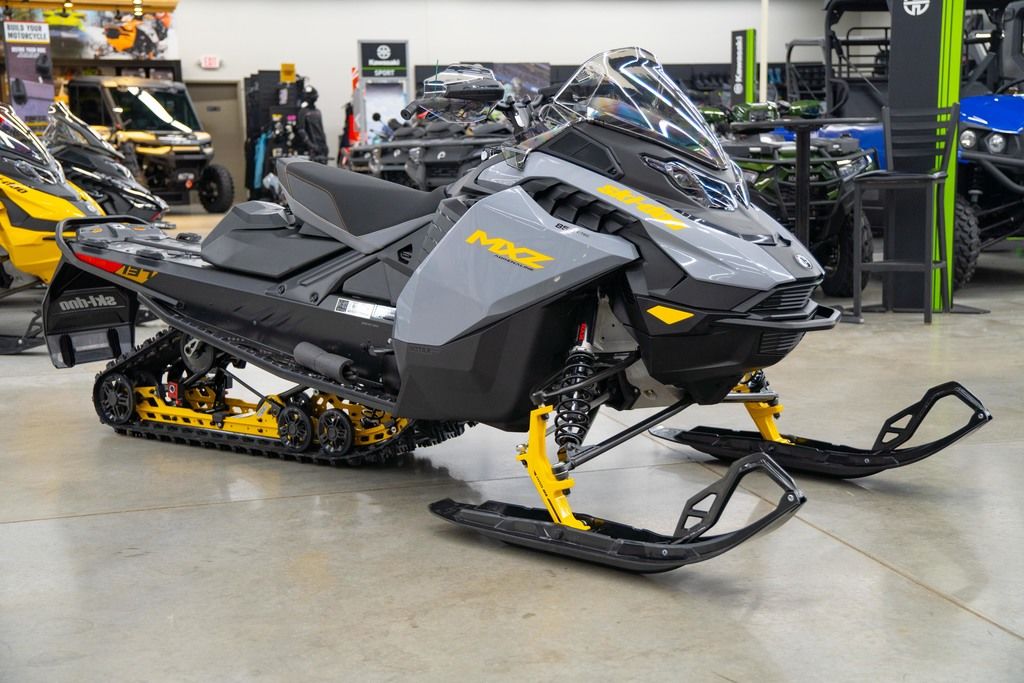 New Ski-Doo SM MXZ ADR 850 GY 137 12RS 26 850 ETEC 137 125 2026