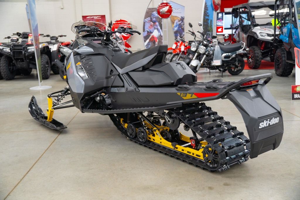 New Ski-Doo SM MXZ ADR 850 GY 137 12RS 26 850 ETEC 137 125 2026