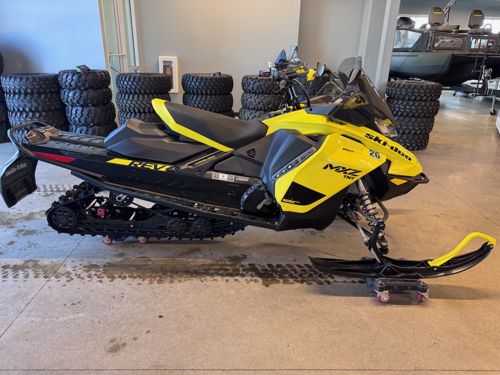 ete、シエン、マゼンダ、黒、イエロー Used SkiDoo MXZ TNT 850 ETECE 2020 for sale in Mankato, Minnesota