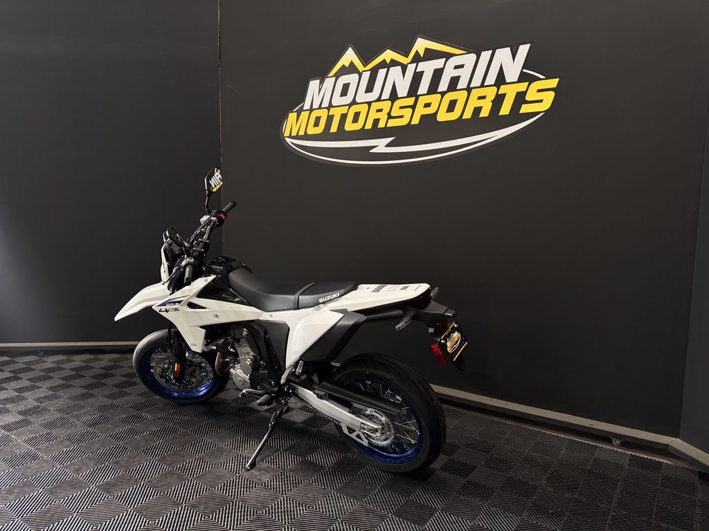 suzuki-drz4sm-2025-gadsden-