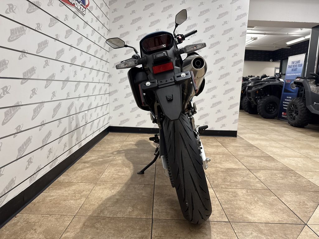 suzuki-drz4sm-2025-pompano-