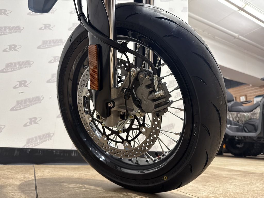 New Suzuki DRZ4SM 2025 for sale in Pompano Beach, Florida