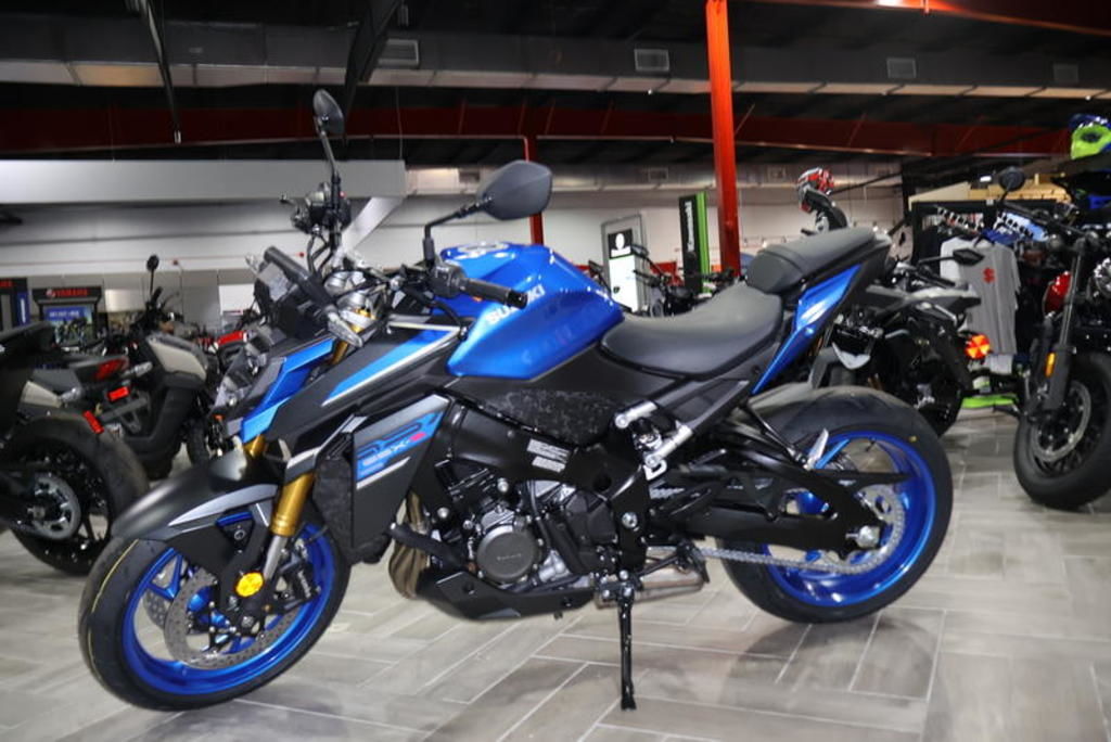 suzuki-gsxs1000-2026-hollywood