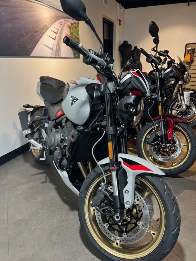 New Triumph Trident 800 Jet black 2026 for sale in Miami, Florida