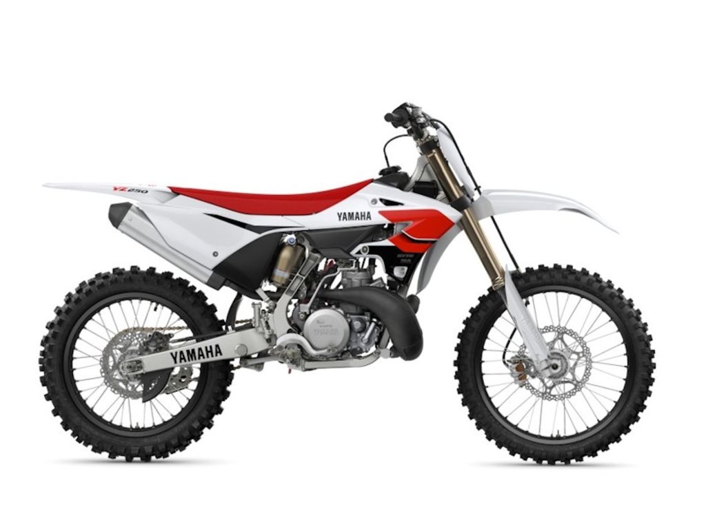 週末限定値下げ！　YAMAHA TW200 New 2025 Yamaha TW200 | Motorcycles in Eureka CA | Gallant Gray