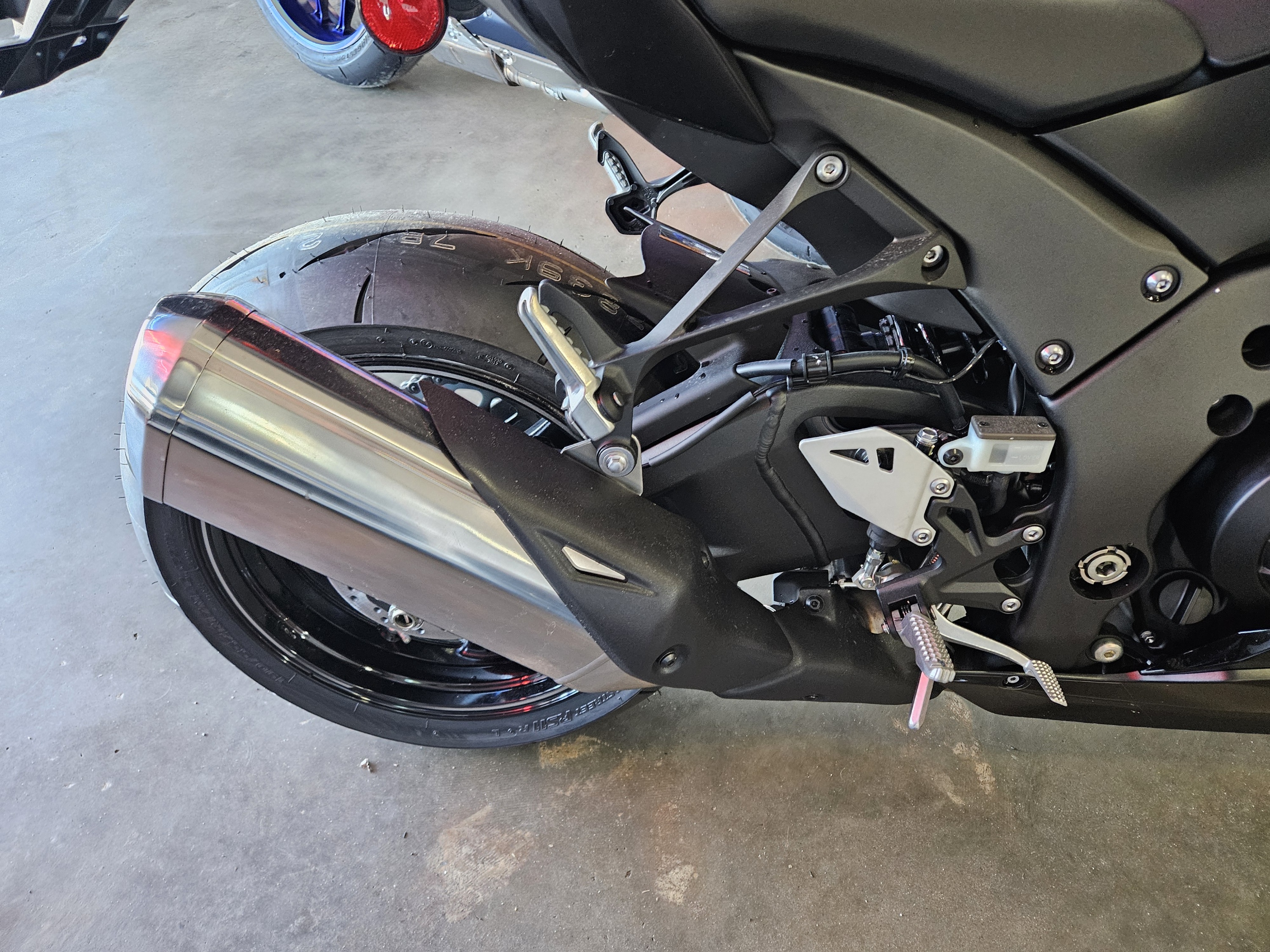 takamasa hosobaRihanna RACING FULL SYSTEM TITANIUM HEPTA FORCE TSS | Yoshimura Japan