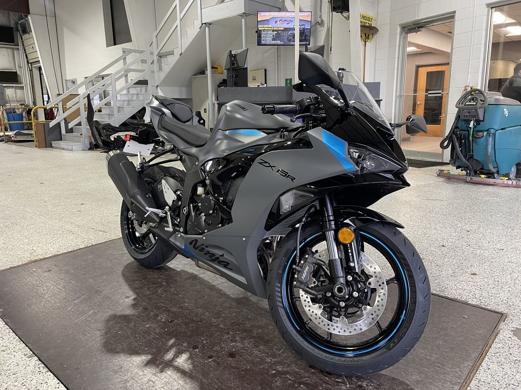 kawasaki-ninja-zx6r-abs-2025-