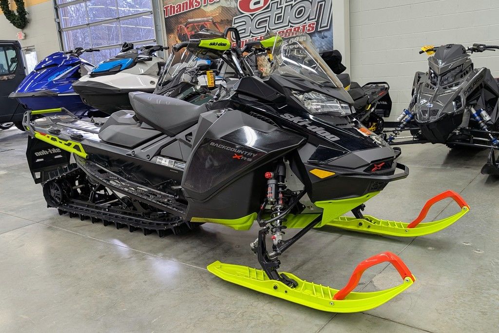 RAIN OR SHINE 『SC PACK 13L』 Used 2024 Ski-Doo MXZ Adrenaline with Blizzard Package 137