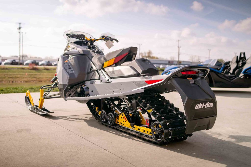 New Ski-Doo MXZ Adrenaline with Blizzard Package 850 ETEC 129 Ice