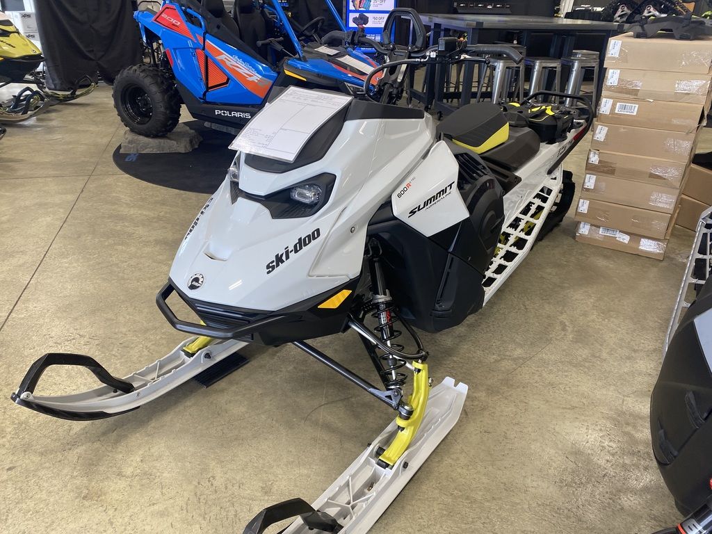 SUMMIT サミット　15P SUMMIT サミット 15P 2026 Ski-Doo Summit - ディープスノーモービル